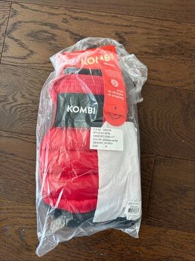 Kombi Women’s Maple Leaf Red Mittens
